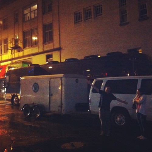 Our 7 show hitchhike on the #MuseumOfConsciousnessTour was Amazing!! However, today we move out of the shadows of the #Shpongle Tour Bus, and continue along the path of the #sixmenandashakeweighttour. Next Stop, #Bellingham tonight for #StPatricksDay #WildBuffalo
#vokabkompany #quitsleep #museumofconsciousness #desertdwellers #goodkompany